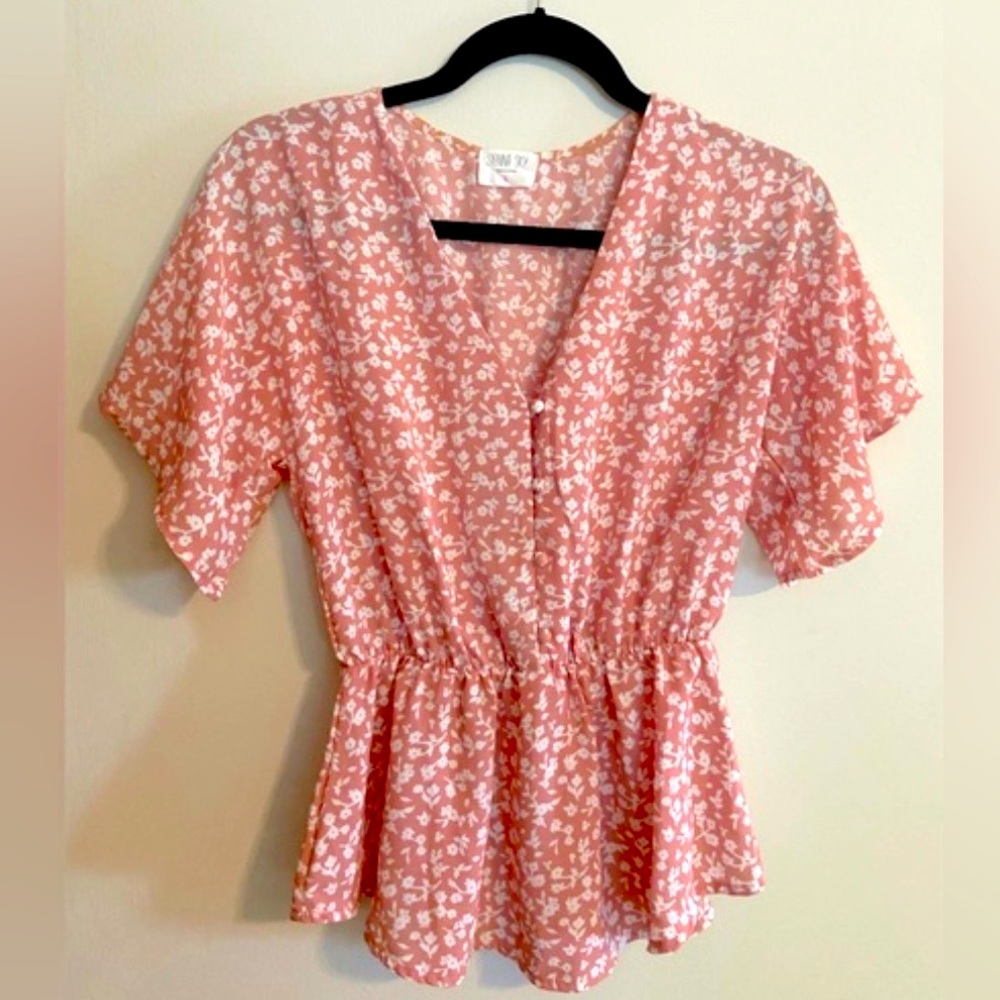 Sienna Sky Pink Blush Floral  V-neck Short Sleeve Blouse Women's Size XS